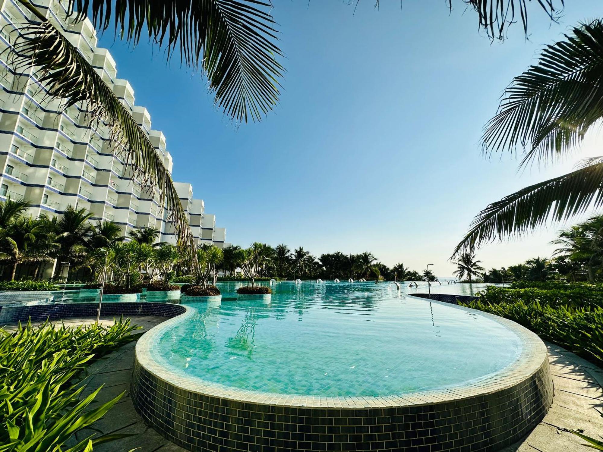 The Cam Ranh Oceanview Apartment Exterior photo